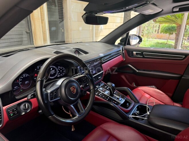 Porsche Cayenne-4
