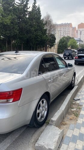 Hyundai Sonata-4