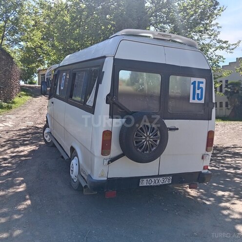 Mercedes 208 D-8