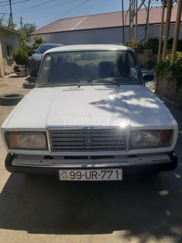 LADA (VAZ) 2107-1