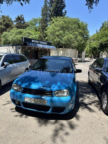 Volkswagen Golf-1