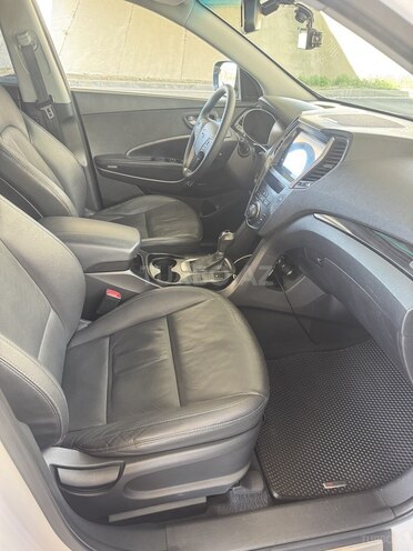 Hyundai Santa Fe-5