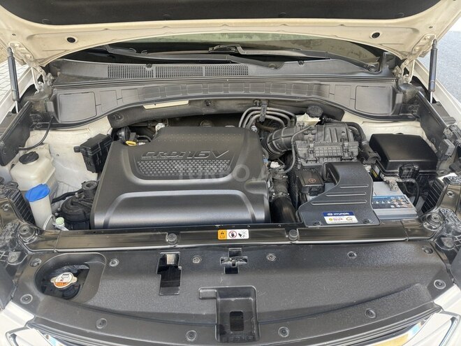 Hyundai Santa Fe-13