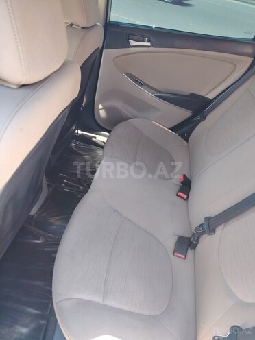 Hyundai Accent-5
