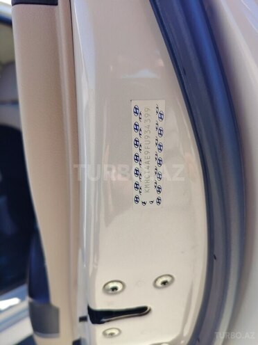 Hyundai Accent-11