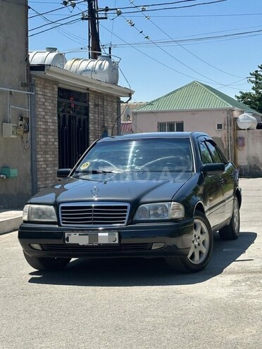 Mercedes C 200-1