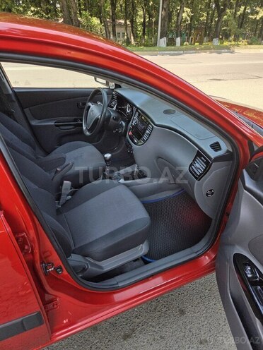 Kia Rio-10