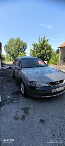 Opel Vectra-4