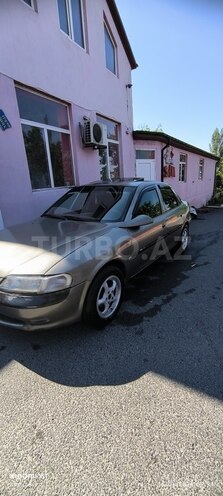 Opel Vectra-3