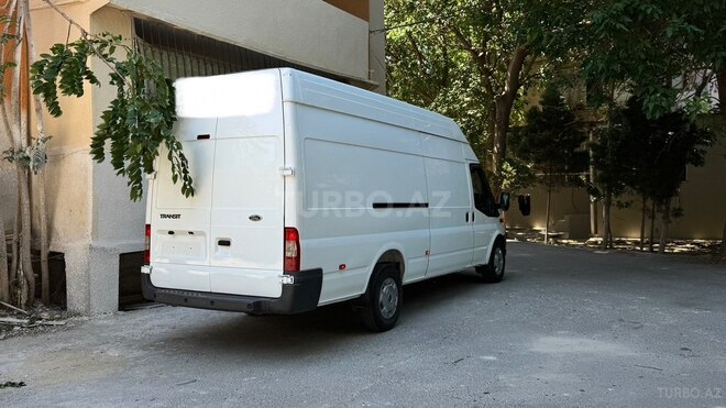 Ford Transit-8