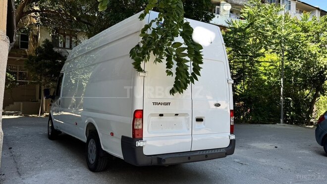 Ford Transit-7