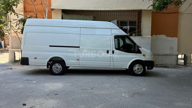 Ford Transit-9