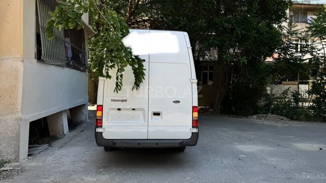 Ford Transit-6