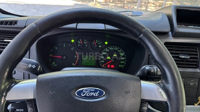 Ford Transit-3