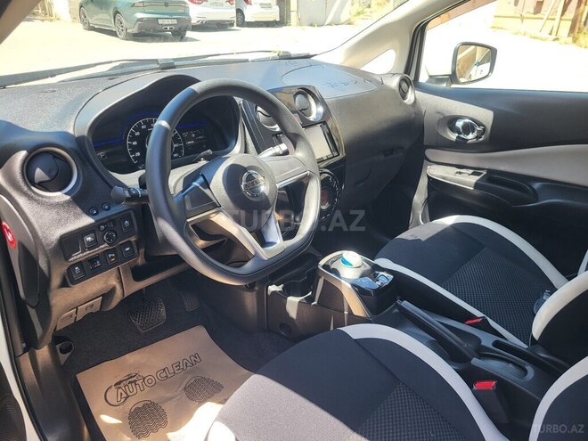 Nissan Note-8
