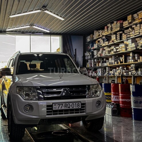 Mitsubishi Pajero-1