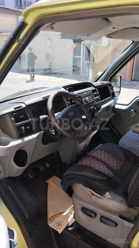 Ford Transit-8