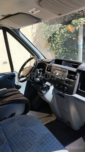 Ford Transit-7