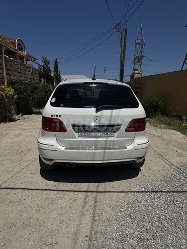 Mercedes B 180-5