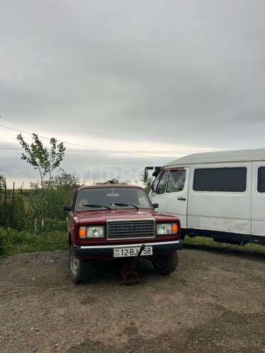 LADA (VAZ) 2107-1