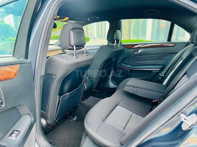 Mercedes E 200-10