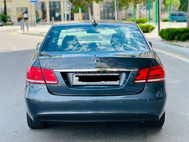 Mercedes E 200-4