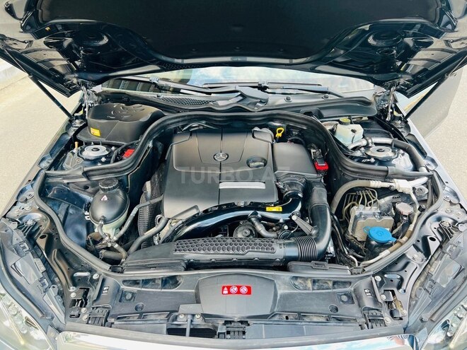 Mercedes E 200-13