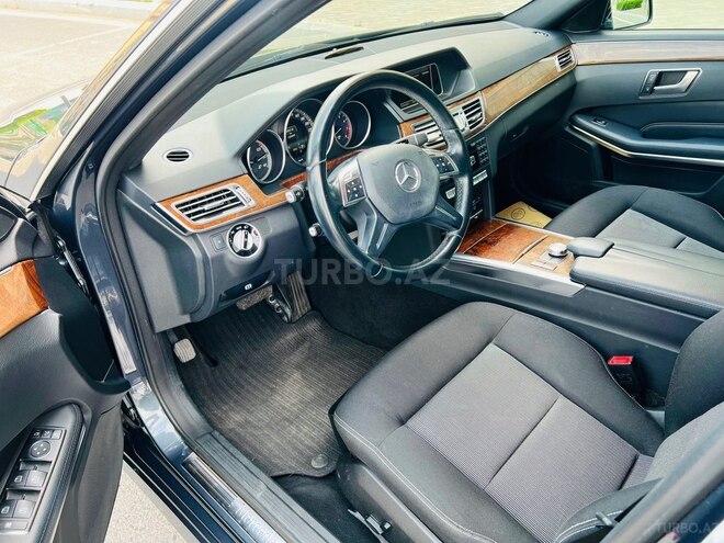 Mercedes E 200-11
