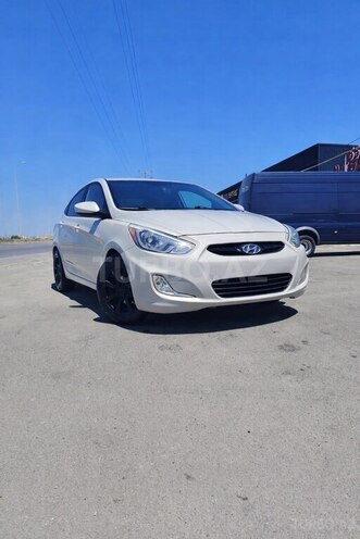 Hyundai Accent-1