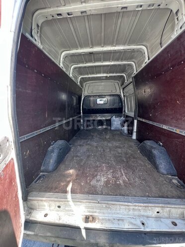 Ford Transit-6