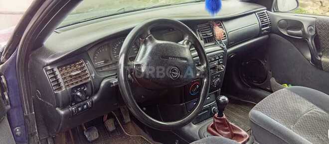 Opel Vectra-3