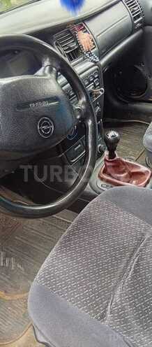 Opel Vectra-12