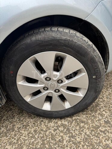 Kia Rio-7