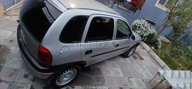 Opel Corsa-2