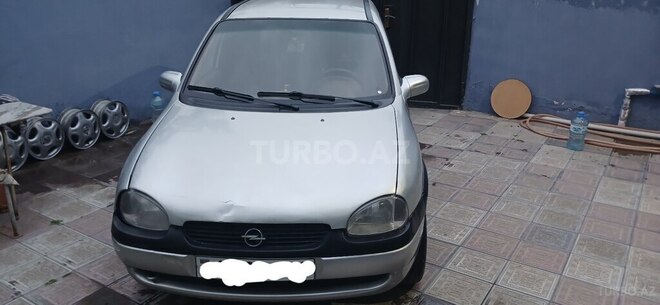 Opel Corsa-1