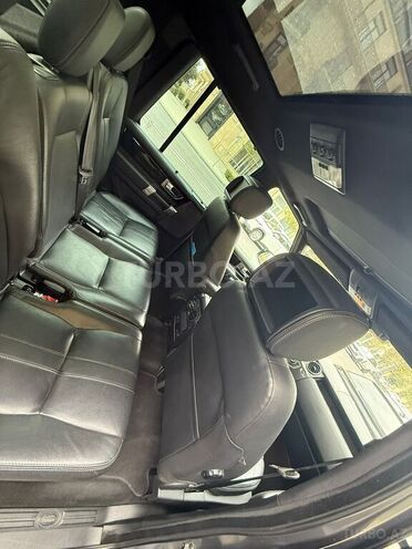 Land Rover Discovery-5