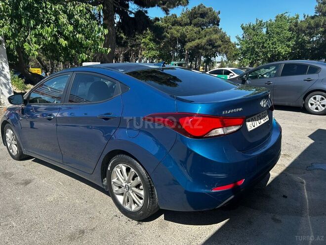 Hyundai Elantra-4