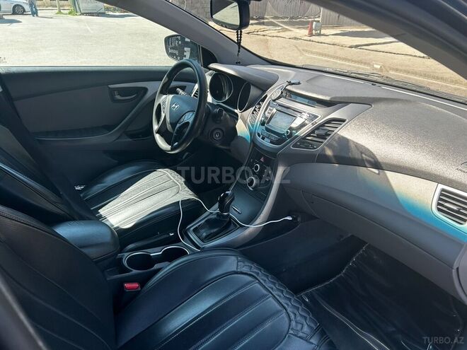Hyundai Elantra-7