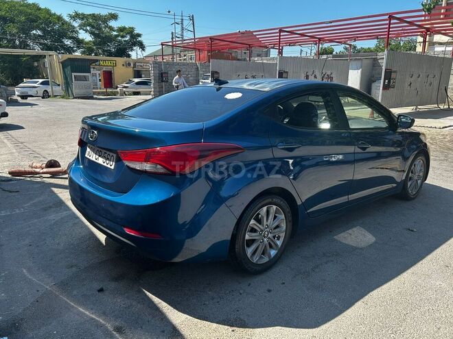 Hyundai Elantra-5