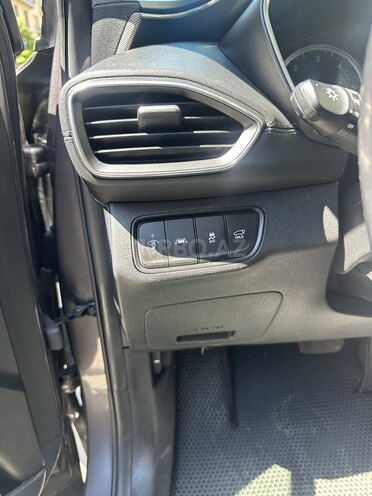Hyundai Santa Fe-12