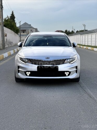 Kia K5-1