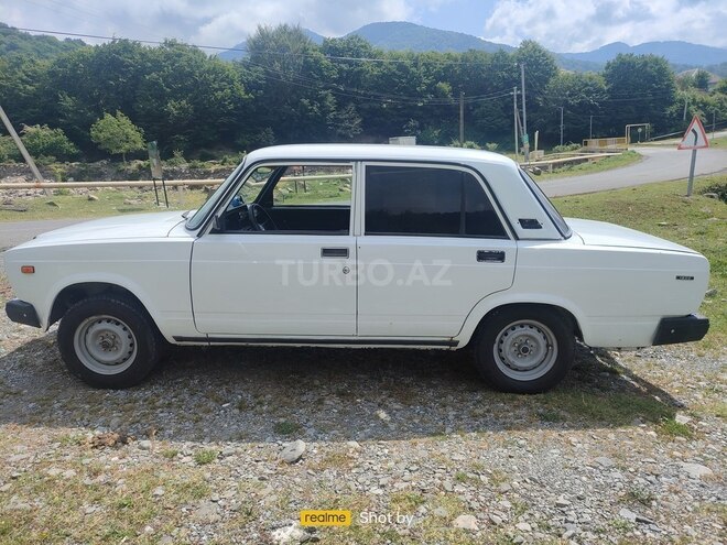 LADA (VAZ) 2107-2