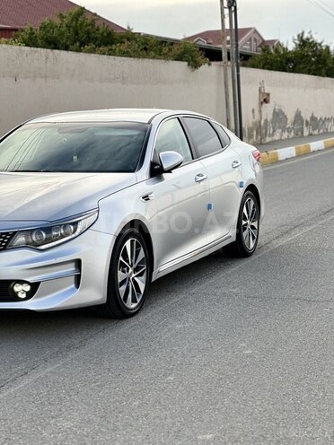 Kia K5-4