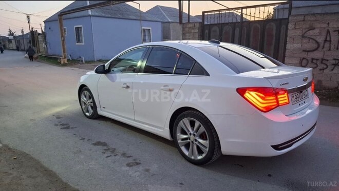 Chevrolet Cruze-12