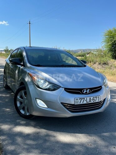 Hyundai Elantra-1