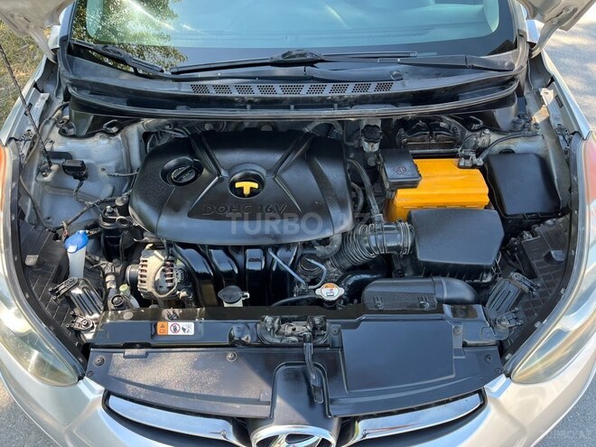 Hyundai Elantra-7