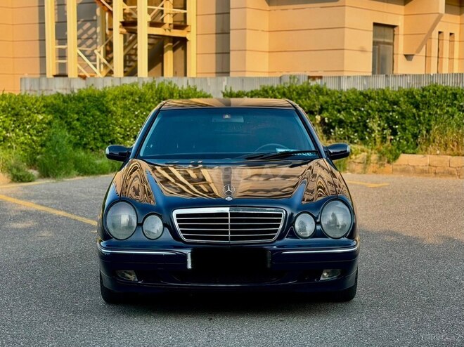 Mercedes E 270-4