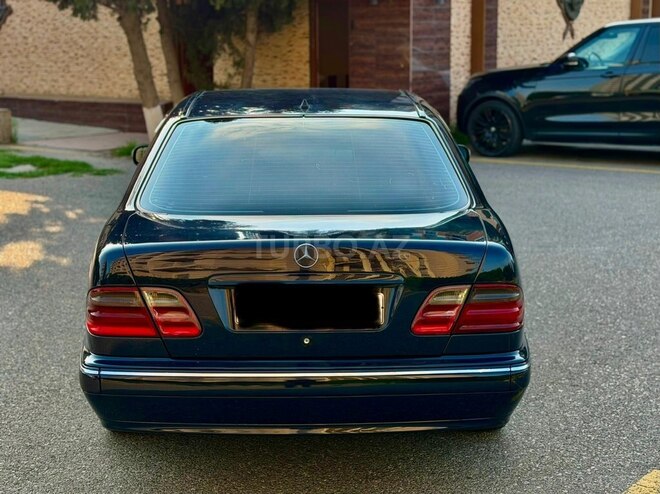 Mercedes E 270-2