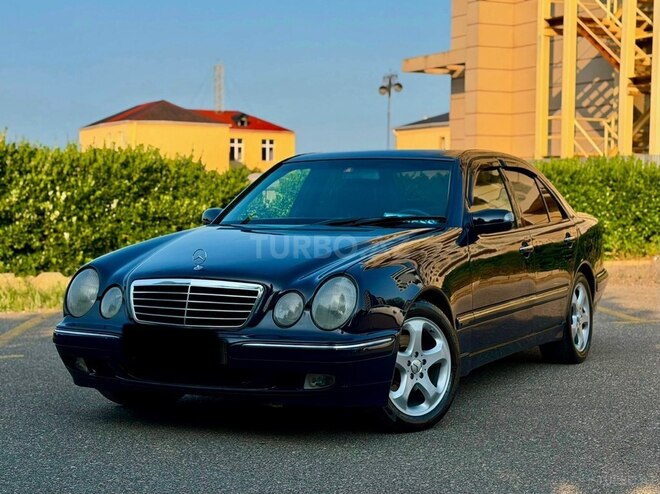 Mercedes E 270-9