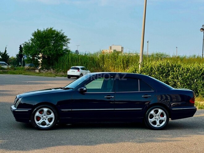 Mercedes E 270-7